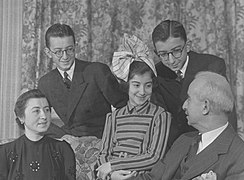 President İnönü and his family.