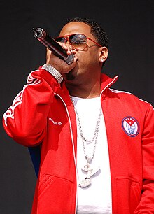Bobby V performing in 2007