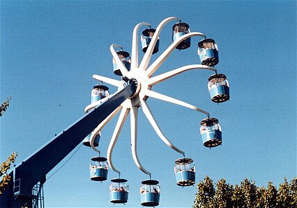 Giant Wheel, a Waagner-Biro/Intamin double wheel