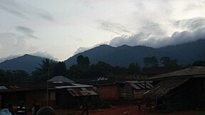 die Mbe Mountains gesehen von Bamba