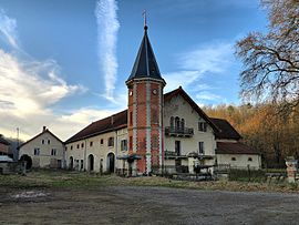The Laine farm in Vy-lès-Filain