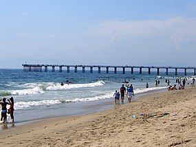 The Hermosa Beach Pier on a summer day
