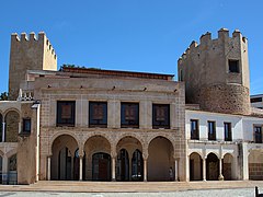 Views of the Alcazaba and the town halls from Plaza Alta