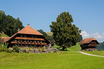 Bauernhof «im Lehn» mit Kornspeicher in Bärau