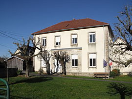 The town hall in Geney