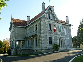 The town hall in Saint-Séverin