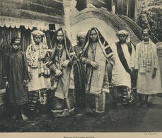 Minangkabau women in songket attire at Sumatra's west coast c. 1915.