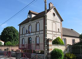 The town hall in Louan-Villegruis-Fontaine
