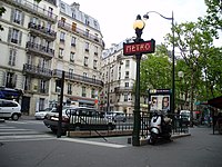 Street-level entrance at Rue des Boulets