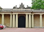 North screen to Buckingham Palace forecourt with gateway to gardens