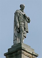 Photograph of the statue.