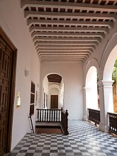 Colonial corridor
