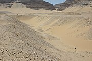 Khasekhemwy's tomb at [[Umm el-Qa'ab]] filled with sand