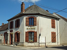 The town hall in Chaintreaux