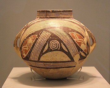 Clay vase with polychrome decoration