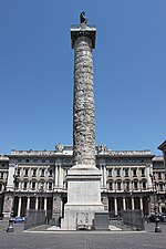 Die Mark-Aurel-Säule auf der Piazza Colonna