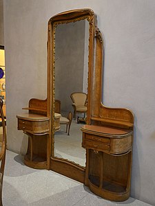 Dressing table from bedroom of Madame Guimard (1909-1912)