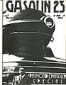 Ausgabe 4, Raymond Chandler vor der gigantischen Lokomotive der Klasse S1 der Pennsylvania Railroad (schwarz/weiß)
