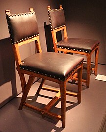 Office chairs for Dutch government by Hendrik Petrus Berlage (1895–96)