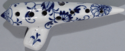 Meissen "Blue Onion" pattern porcelain transverse ocarina, early 20th century