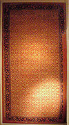 Linkes Bild: „Lotto-Teppich“, Anatolien, 16. Jh., Museum für türkische und islamische Kunst, Istanbul Rechtes Bild: „Lotto-Teppich“, Detailaufnahme des Felds