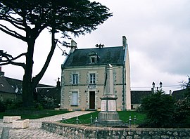 The town hall in Monthodon