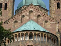 Speyerer Dom, Apsis mit Zwerggalerie ebenfalls 1082–1106, Quer­tonnen, senk­rechte Rück­wand