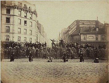 Photograph of a barricade erected by the Paris Commune on March 18, 1871