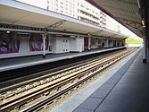 Line 6 platforms (view towards Nation)