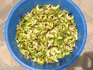 Cashew sprouts are eaten raw or cooked