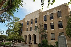 Moore County Courthouse in Dumas