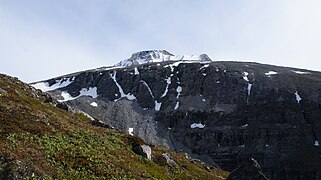 Akuliarutsip Qaqaa. on the Ukkusissat Peninsula mountain range, view from Sermikassaq