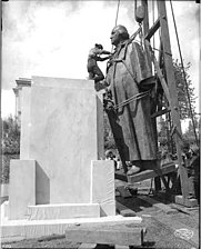 Statue of George Washington (1905–1909), University of Washington, Seattle