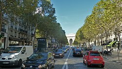 Avenue de Friedland – Blick auf Triumphbogen (Oktober 2016)