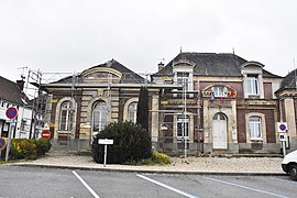 The town hall in Yébleron