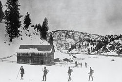 Haynes and party at Yanceys Pleasant Valley Hotel, January 1887
