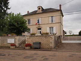 The town hall in Perroy
