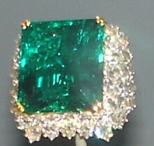 The Chalk Emerald ring, containing a top-quality 37-carat emerald, in the U.S. National Museum of Natural History