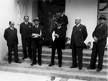 Dedication ceremony of soil research center in Rehovot. From left to right: Arthur Ruppin, Itzhak Magazinik, Yitzhak Elazari Volkani, Wauchope, Chaim Weizmann, Kuperman. 1935
