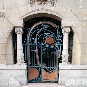 Gateway of the Castel Béranger by Hector Guimard (1895–1898)