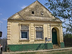 Donauschwäbisches Haus mit Säulengang. Neubeschenowa, Rumänien, 2009