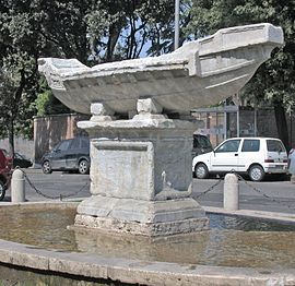 La fontana della Navicella in front of Santa Maria in Domnica