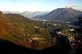 Oberlauf des Tagliamento (im Hintergrund) bei Ampezzo (im Vordergrund)