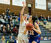 Marauders Women's Basketball sets up for a shot down low