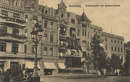 Statue of Emperor Wilhelm on Weltzienplatz square