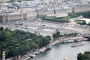 Blick vom Eiffelturm auf die Place de la Concorde