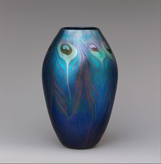 Vase aus Favrile-Glas mit Pfauenfedern (Tiffany-Studios, ca. 1900)