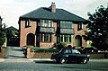 Typisches britisches Doppelhaus der 1930er Jahre mit Bay Windows (hier als Ausluchten), Chadderton, Greater Manchester