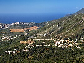 A general view of the village, with Patrimonio at the bottom left