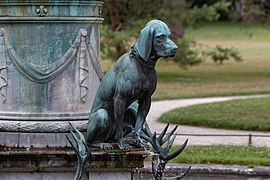 Urinating dog statue at the Château de Fontainebleau
